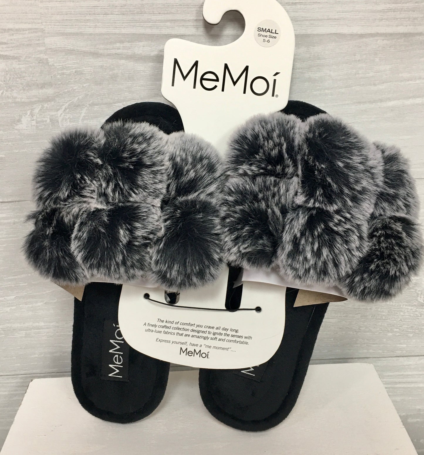 LUXE POM POM PLUSH SLIPPERS