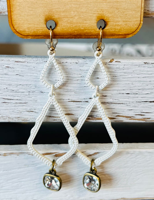 WHITE DANGLES
