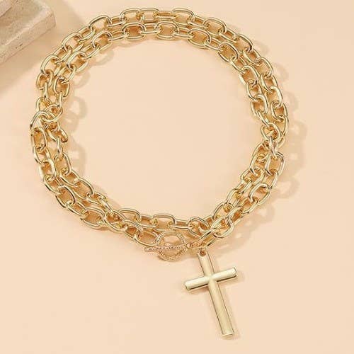 CROSS CHUNKY CHAIN STATEMENT TOGGLE NECKLACE